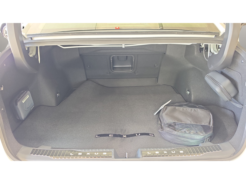 New 2026 Ultra White Lexus ES 500e PREMIUM AWD image 21