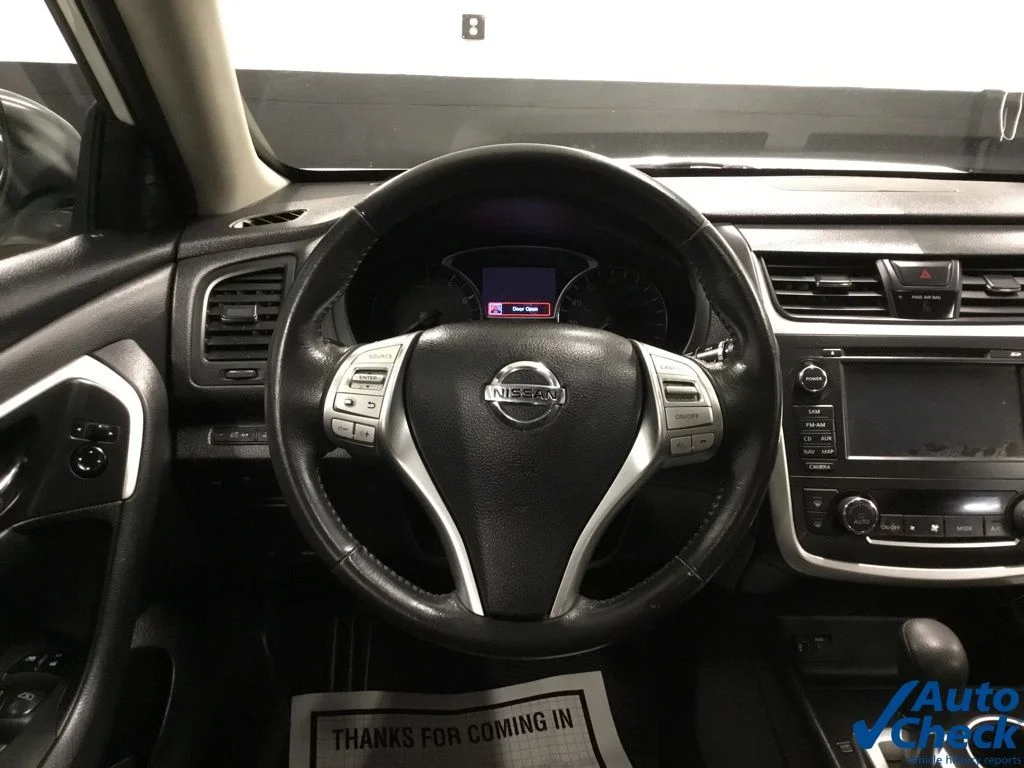 Used 2016 White Nissan 2.5 SV image 44