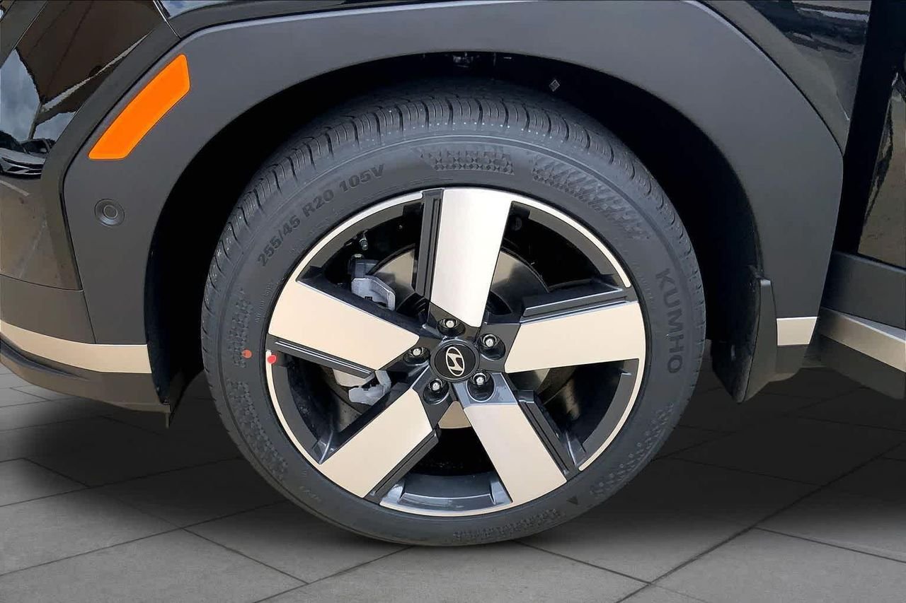 New 2026 Phantom Black Hyundai Limited AWD image 11