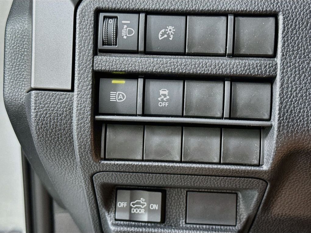 Used 2025 Silver Toyota SR5 image 15