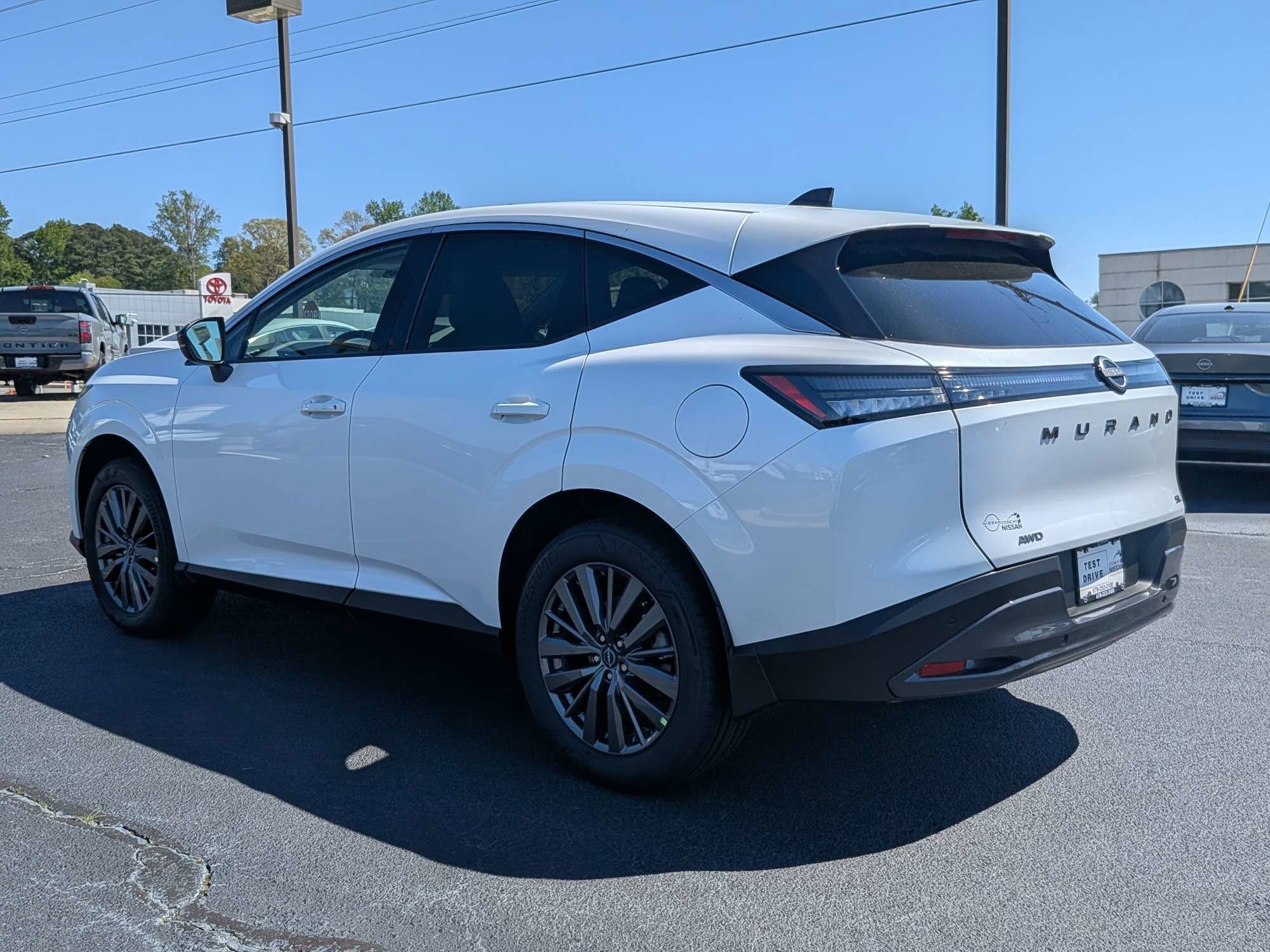 New 2026 White Nissan SL image 5