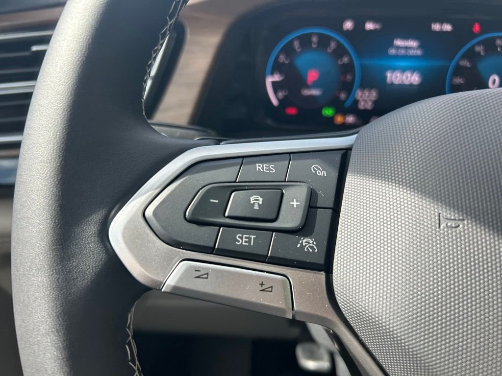 New 2026 White/off-white Volkswagen 2.0T SE w/Technology image 20