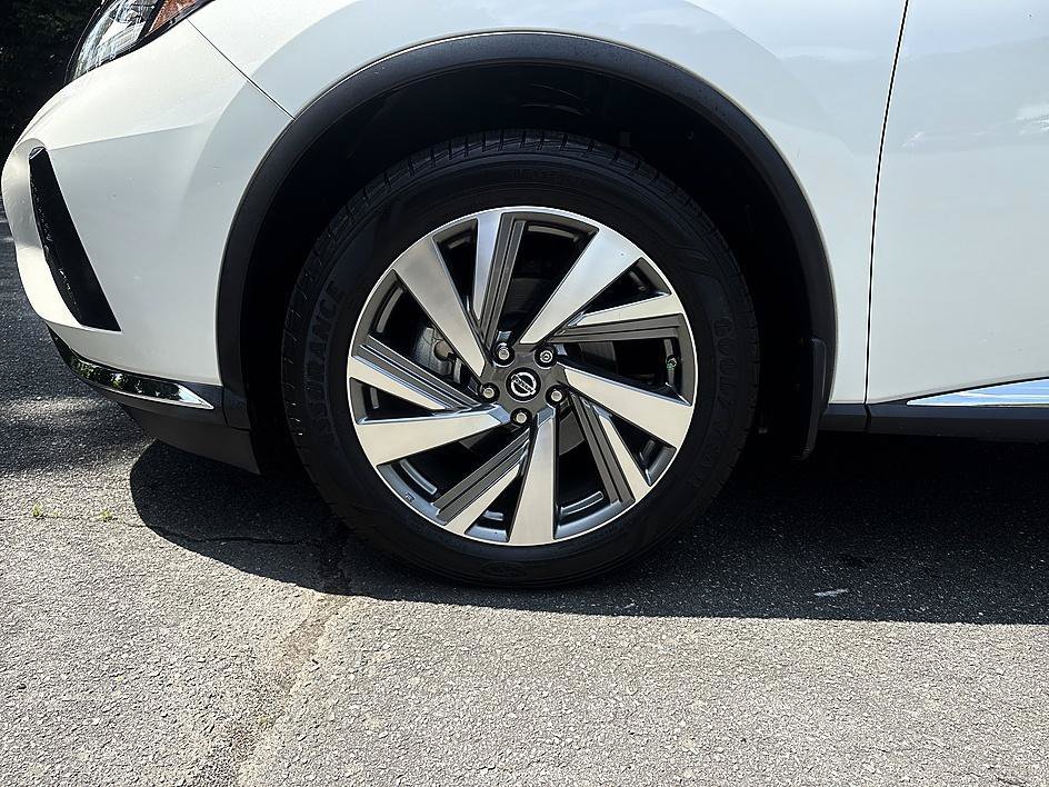 Used 2019 Pearl White Tricoat Nissan SL image 9