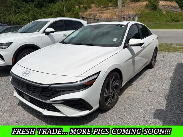 2024 Hyundai Elantra 2.0 Limited IVT's photo