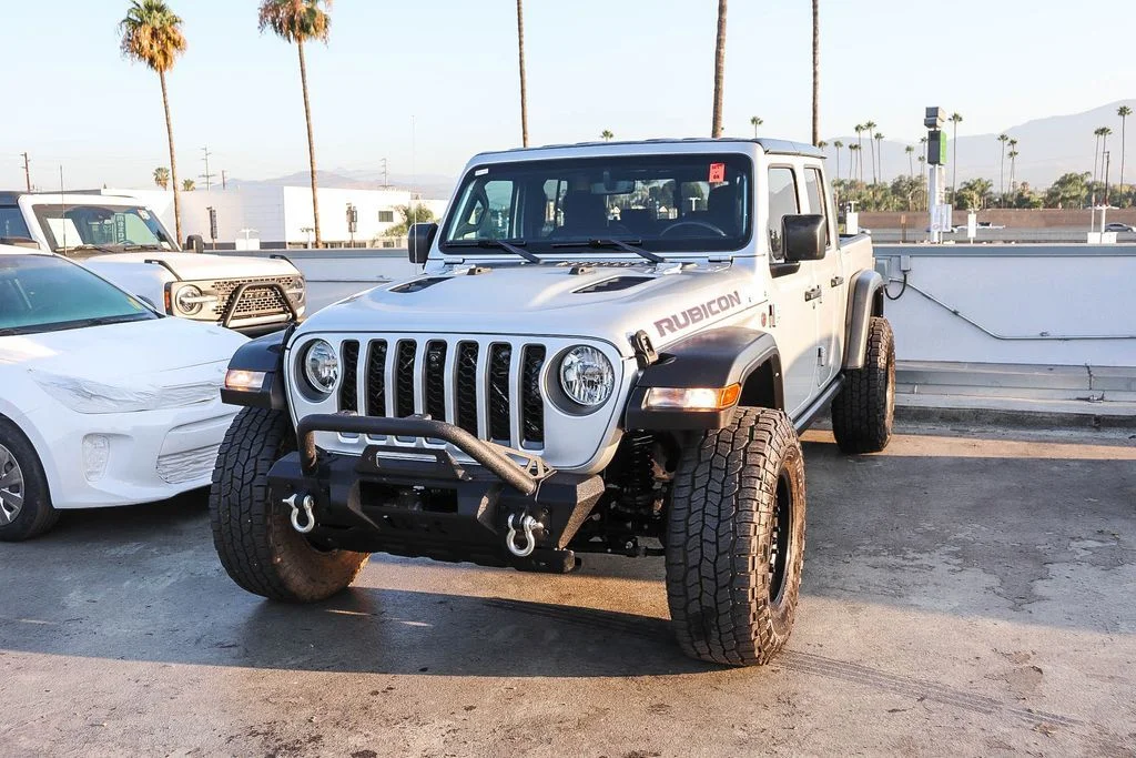 Used 2022 Silver Jeep Rubicon image 4
