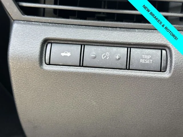Used 2023 Pearl Nissan 2.5 SR image 25