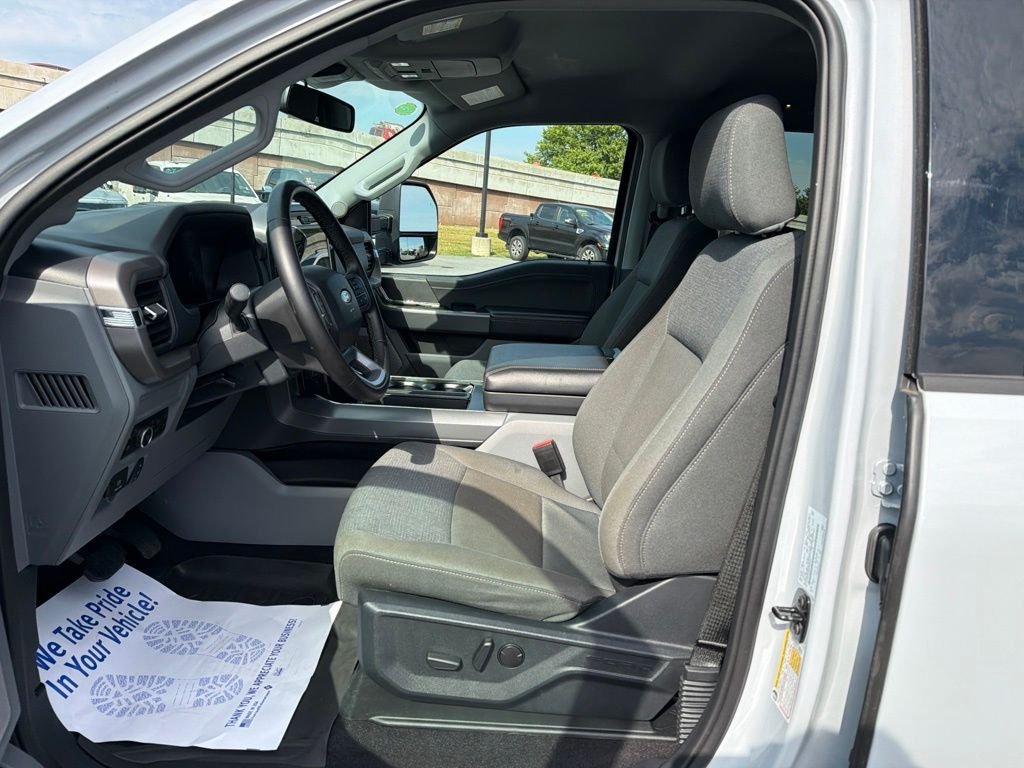 Certified Used 2025 White Metallic Ford XLT image 30