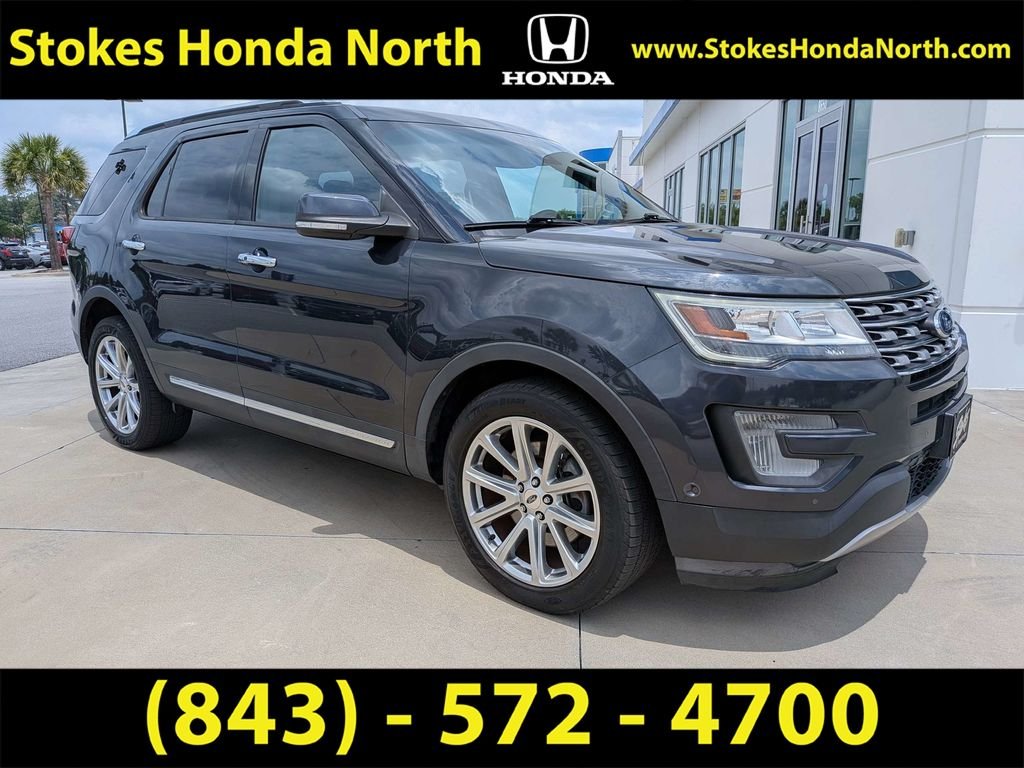 Used 2017  Ford Limited image 2