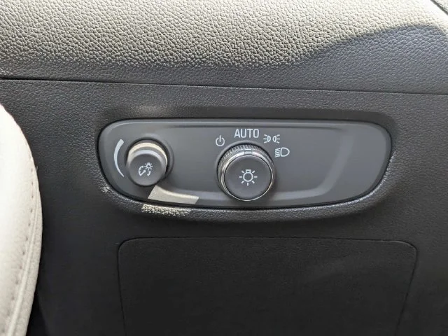 New 2026 Ocean Blue Metallic Buick Avenir image 24