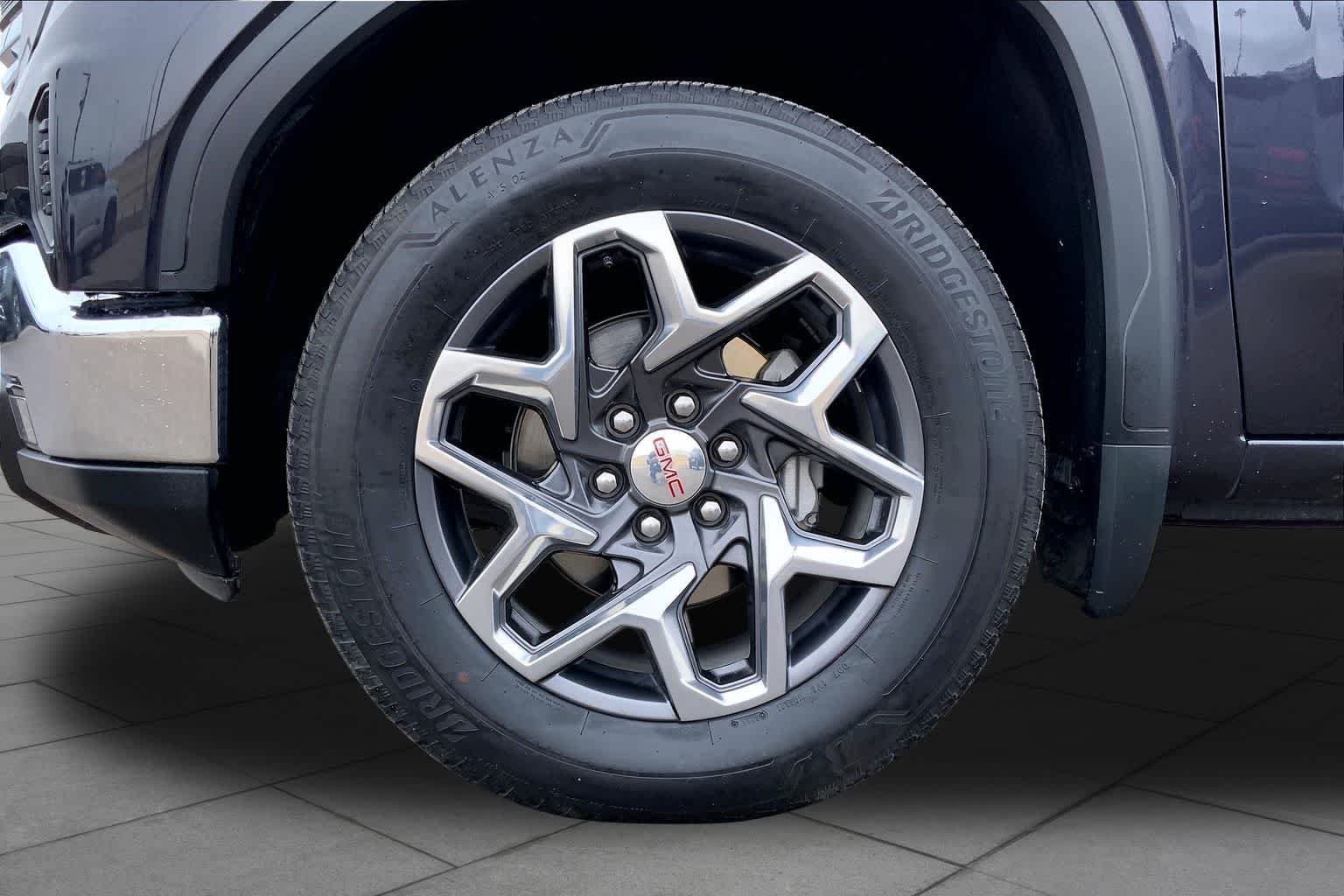 Used 2024 Titanium Rush Metallic GMC SLT image 11