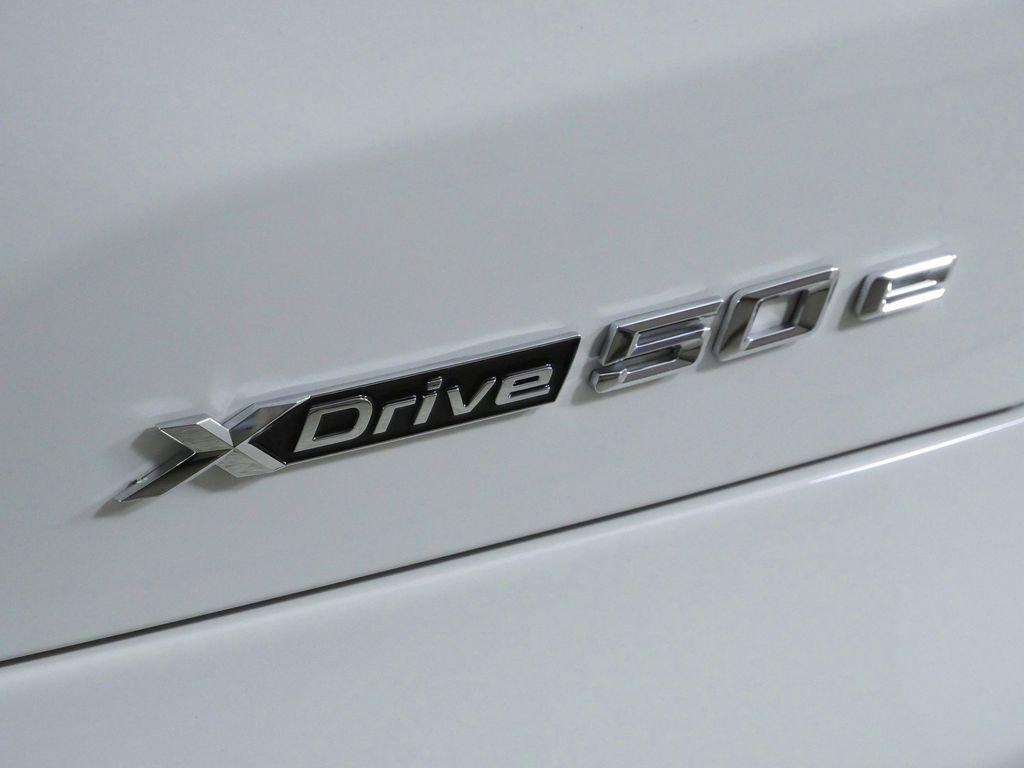 Used 2026 Alpine White BMW xDrive50e image 13