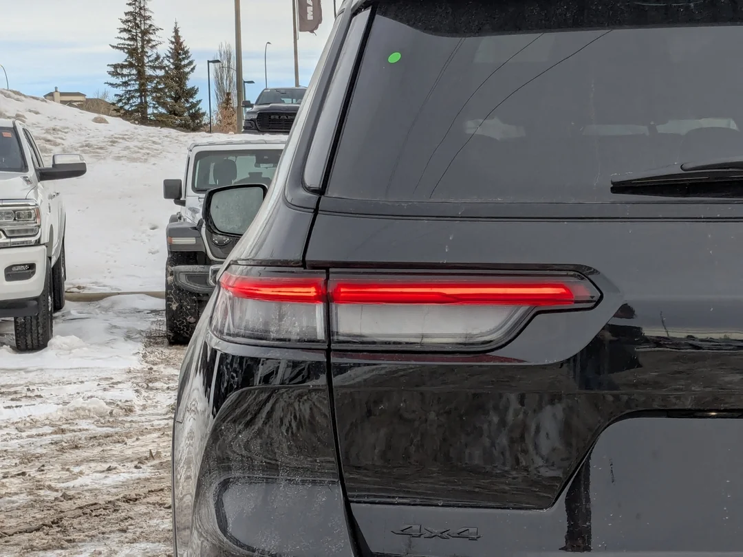 New 2025 Black Jeep Limited - - 4x4 - Luxury Tech II - Black App Pkge - Panoramic Sunroof & More! image 11