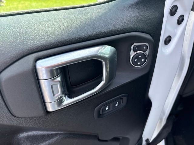 Used 2022 White Jeep Unlimited Sport S image 24
