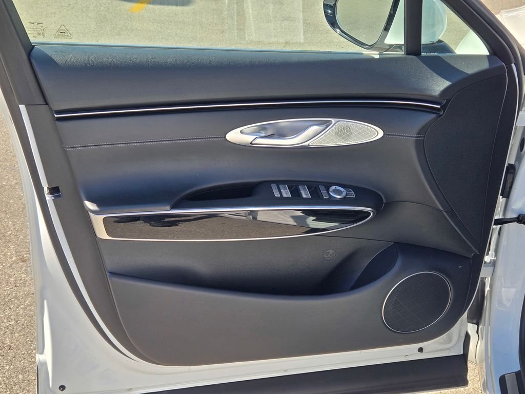 2025 GENESIS GV70 Standard - Photo 29