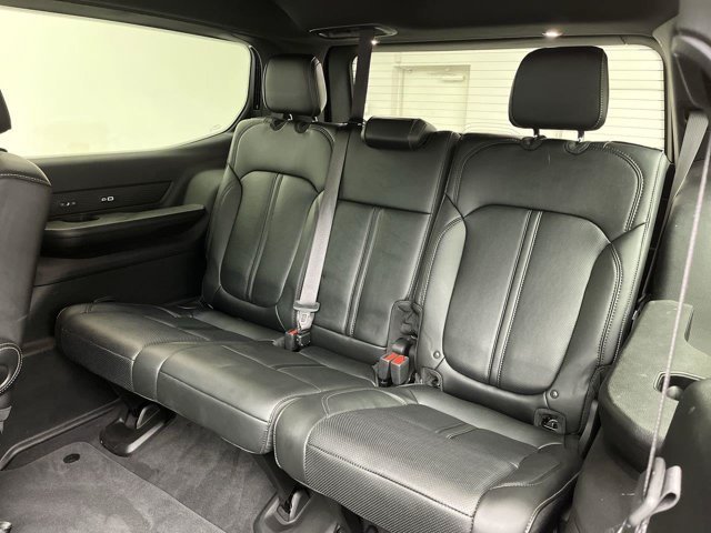 Used 2023 Diamond Black Crystal Pearlcoat Jeep Series III image 15
