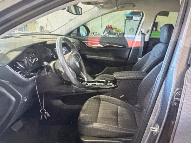 Used 2021  Buick Preferred image 5