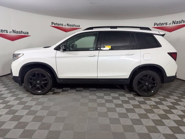 Certified Used 2024 Platinum White Pearl Honda Black Edition image 4