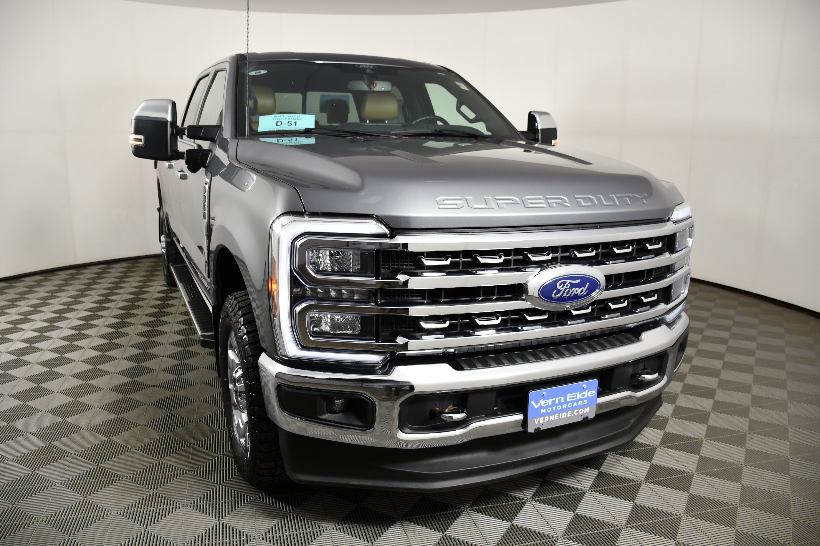Used 2024 Gray Metallic Ford LARIAT image 3