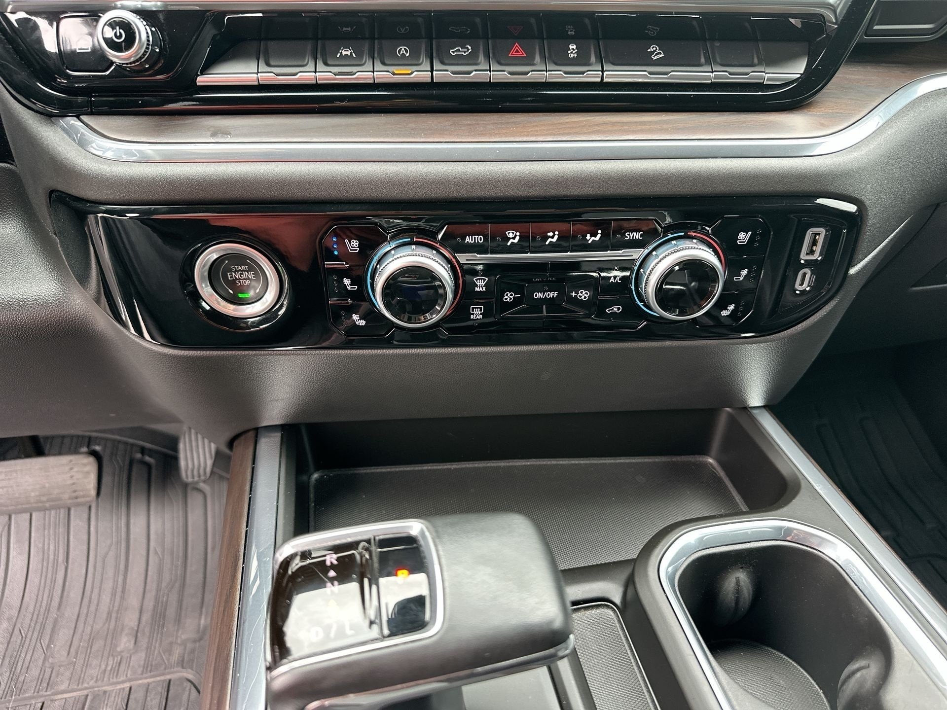 2023 GMC Sierra 1500 SLT - Photo 35