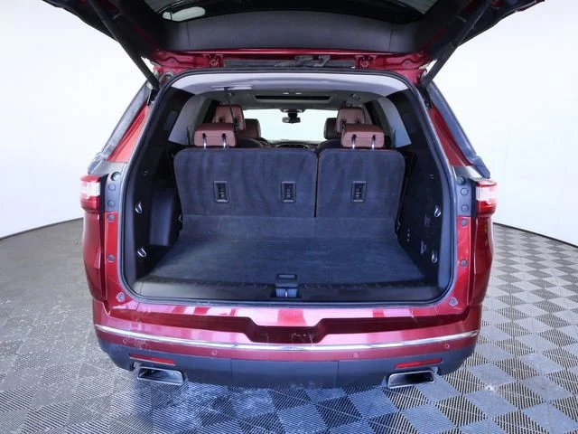 Used 2018 Red Chevrolet High Country image 9