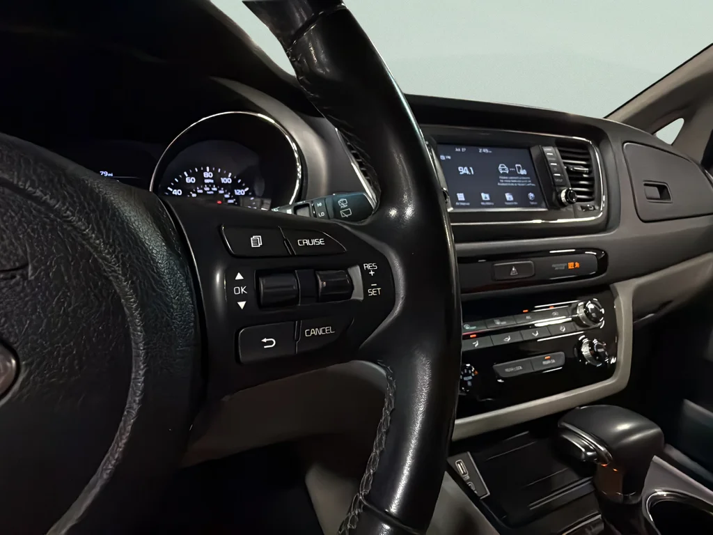 Used 2019 Snow White Pearl Kia EX image 14