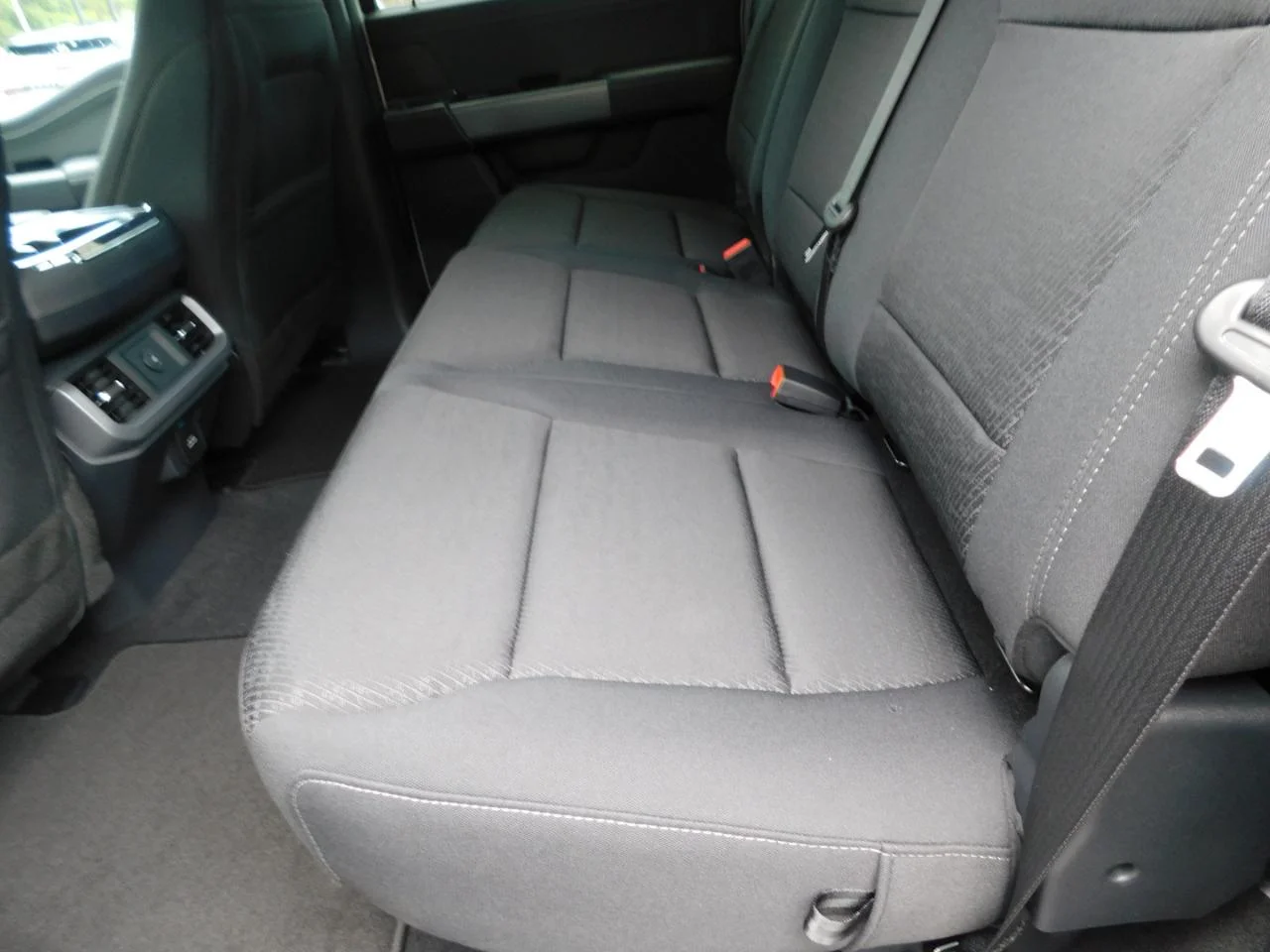 New 2026 Oxford White Ford XLT image 25