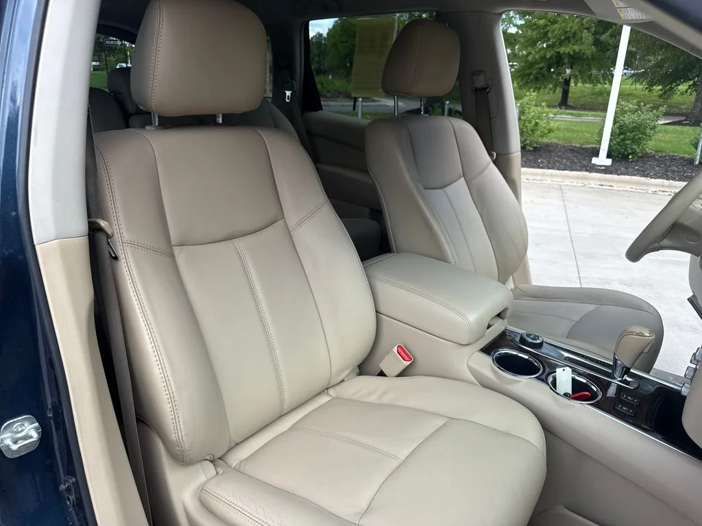 Used 2013 Arctic Blue Nissan SL image 34