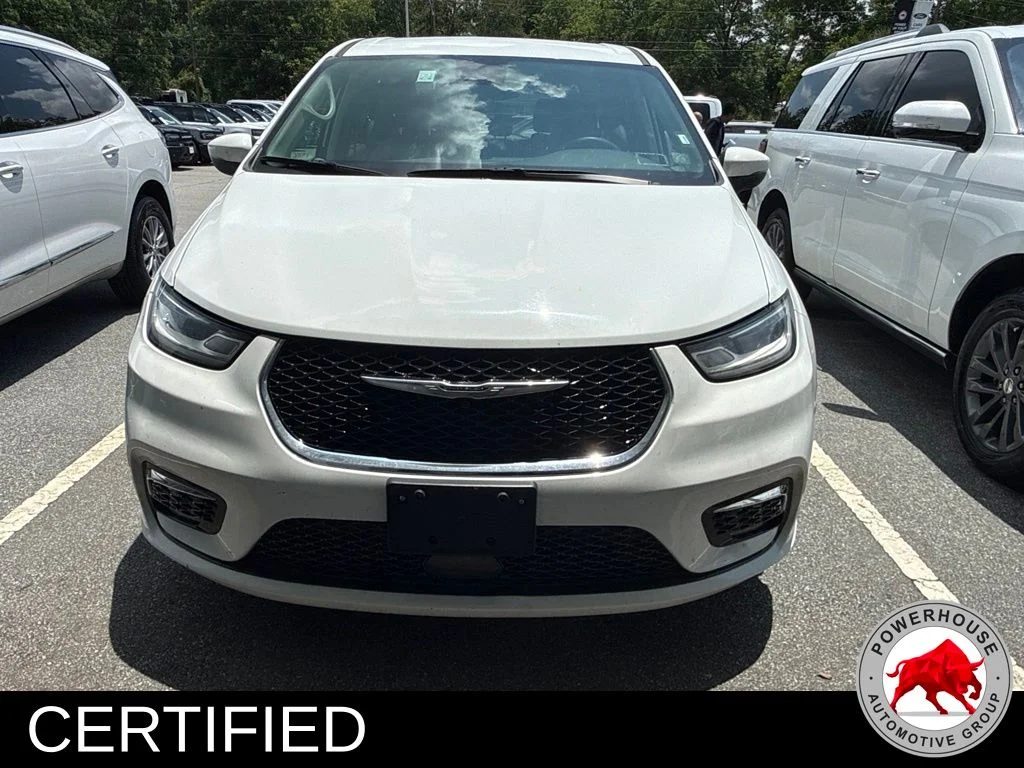 Used 2023 White Chrysler Touring L image 3