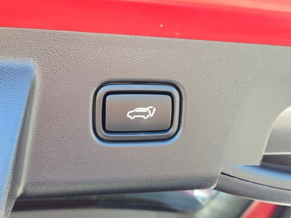 Certified Used 2025 Red Hyundai SEL Convenience image 16