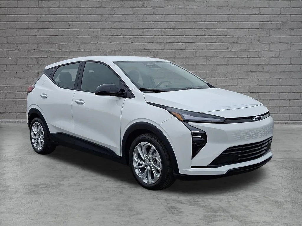 New 2027 Summit White Chevrolet LT image 1