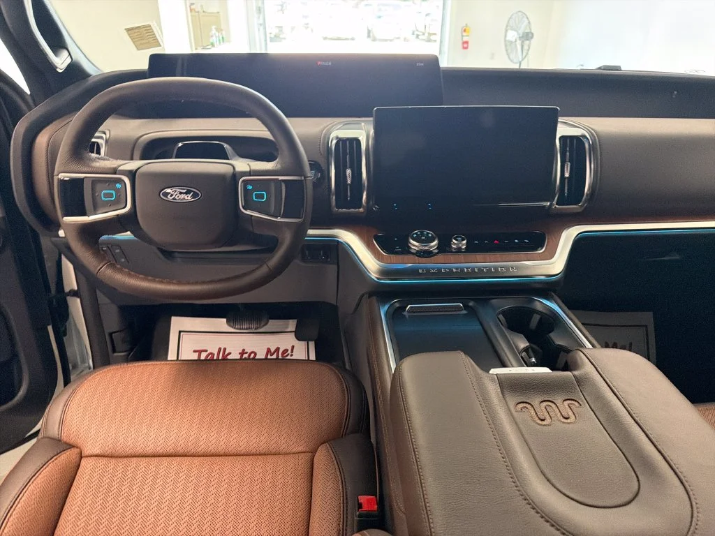 New 2027 Star White Metallic Tri-Coat Ford MAX King Ranch® image 17