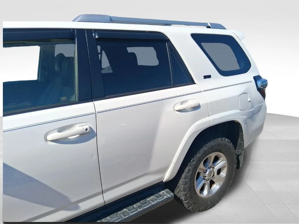 Used 2018 White Toyota SR5 Premium image 19