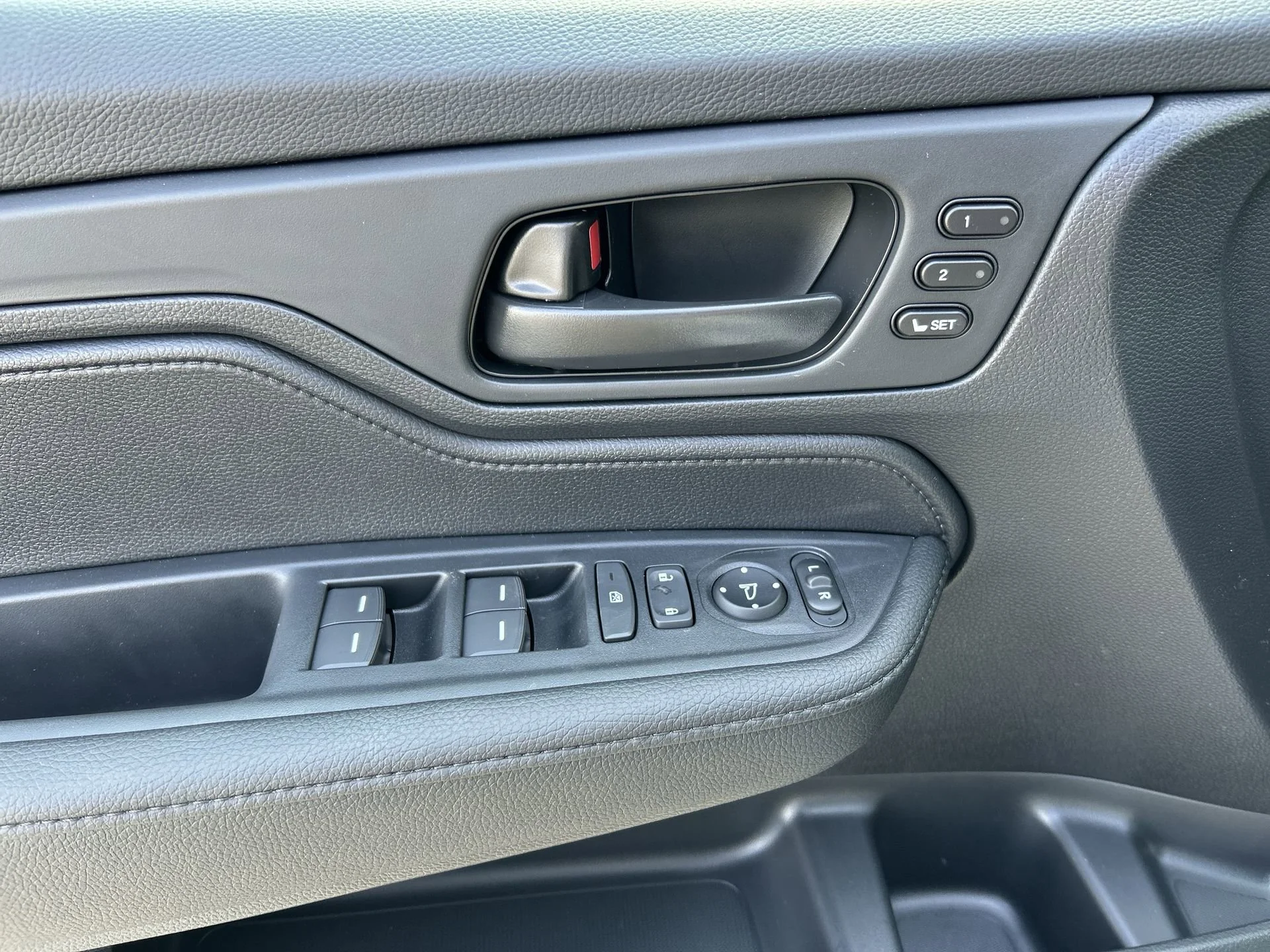 2026 Honda Odyssey EX-L - Photo 15