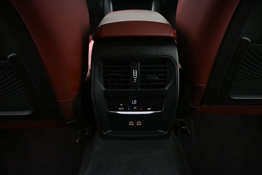 Used 2023 Gray BMW 330i image 15