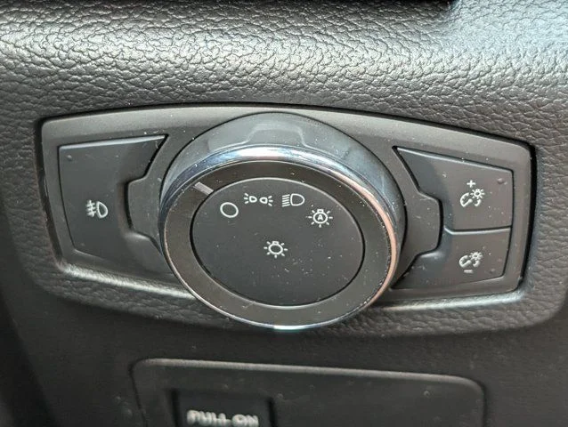 Used 2021 Magnetic Metallic Ford XLT image 24