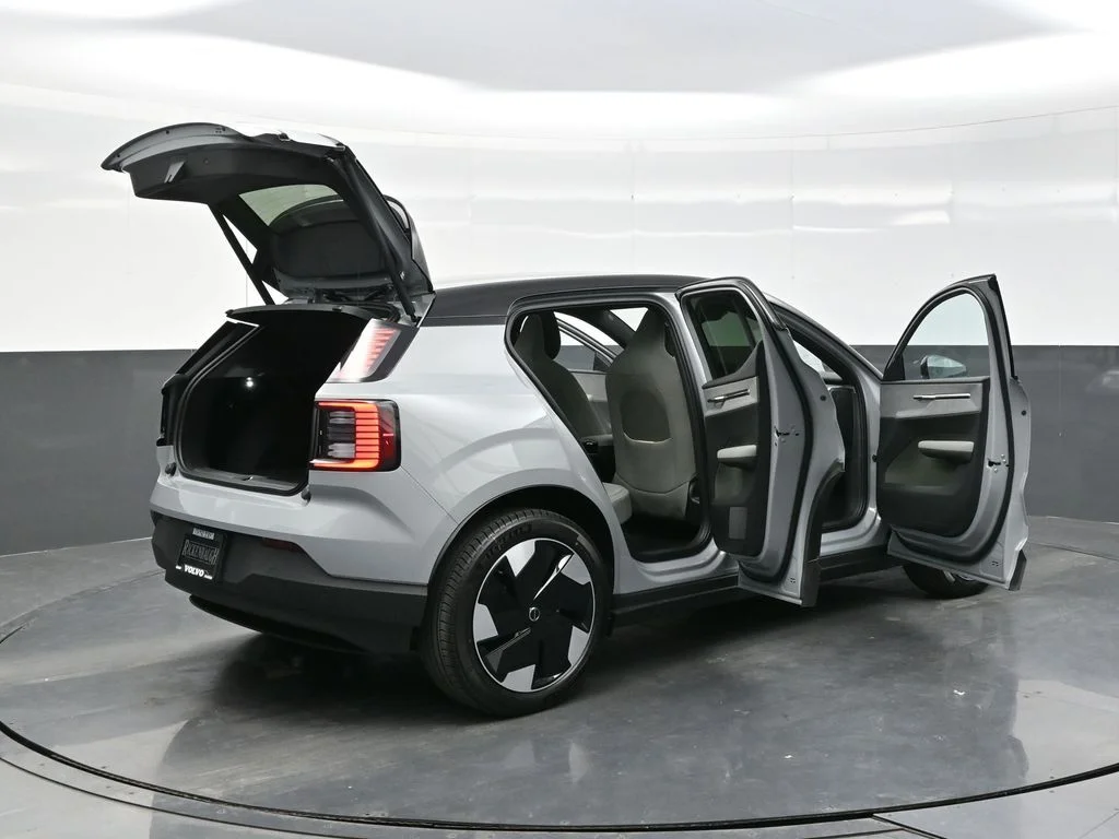 New 2026 Vapour Grey Volvo Twin Motor Performance Plus image 57