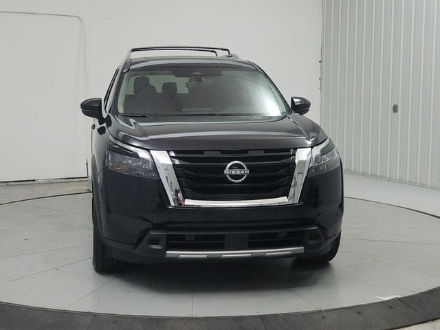 Used 2025 Black Nissan SL image 3