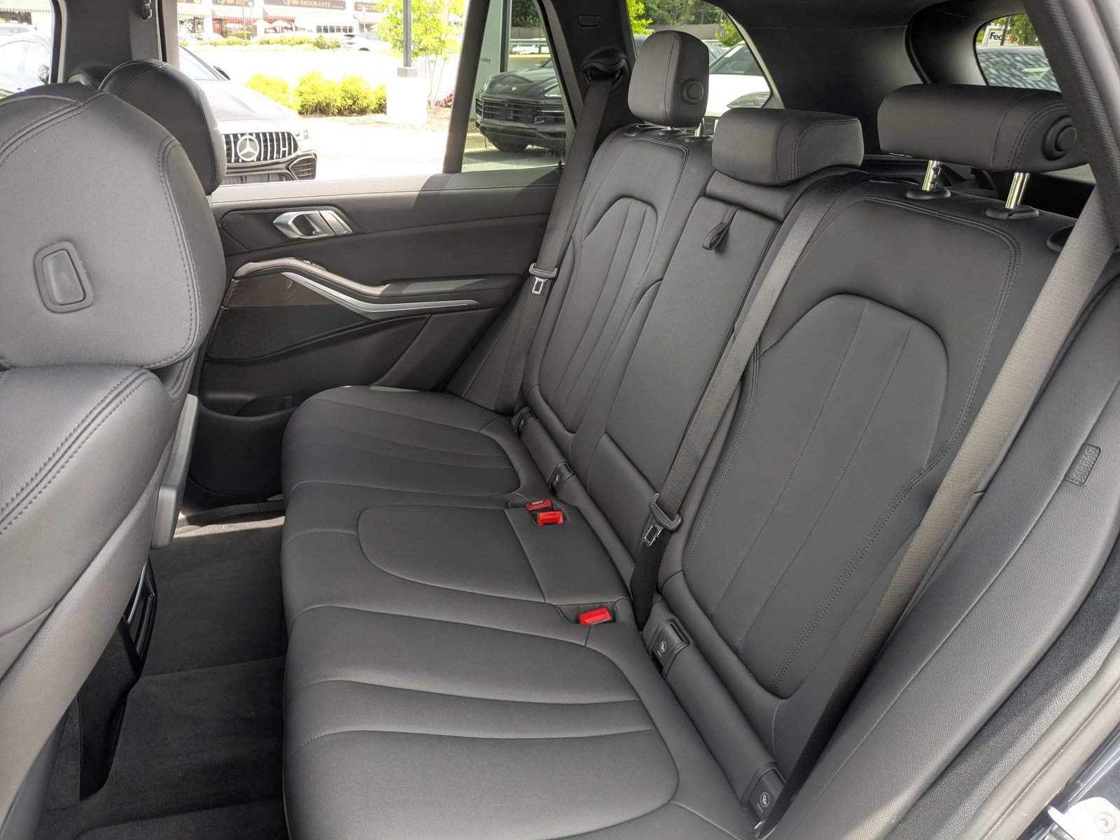 Used 2022 Arctic Grey Metallic BMW xDrive40i image 20