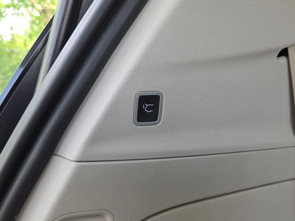 Used 2018 Gray Chrysler Touring L Plus image 16