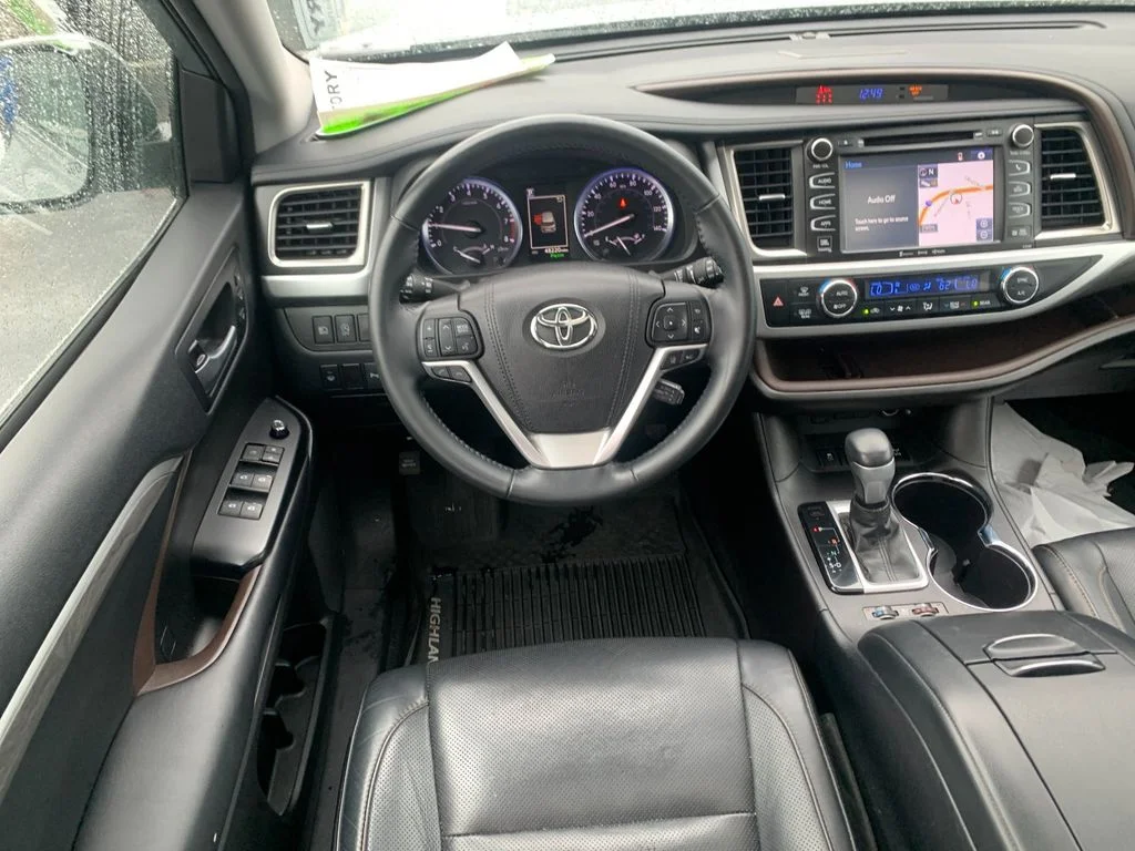 Used 2018 Silver Toyota Limited image 17