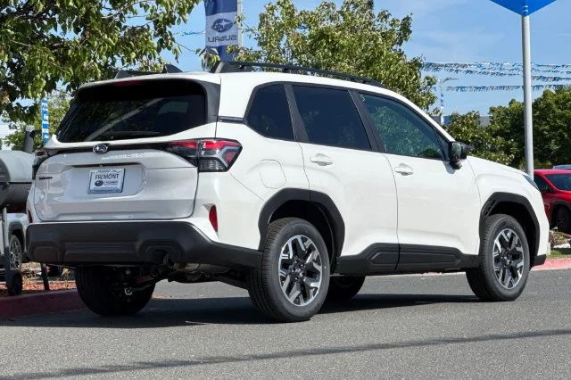 New 2026 CRYSTAL WHITE PEARL Subaru Premium image 4