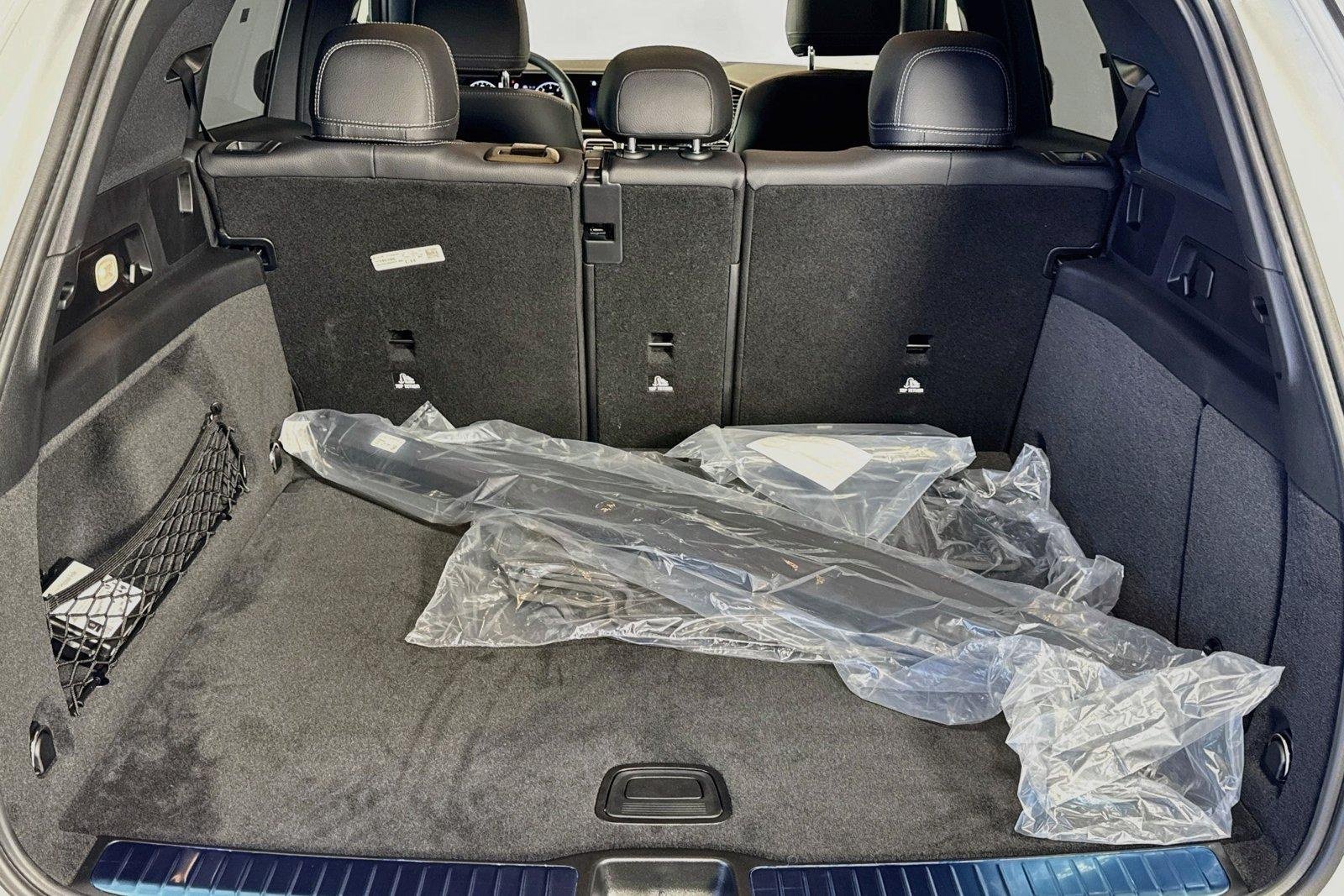 New 2026 Manufaktur Moonlight White Magno Mercedes-Benz GLE 450 image 24