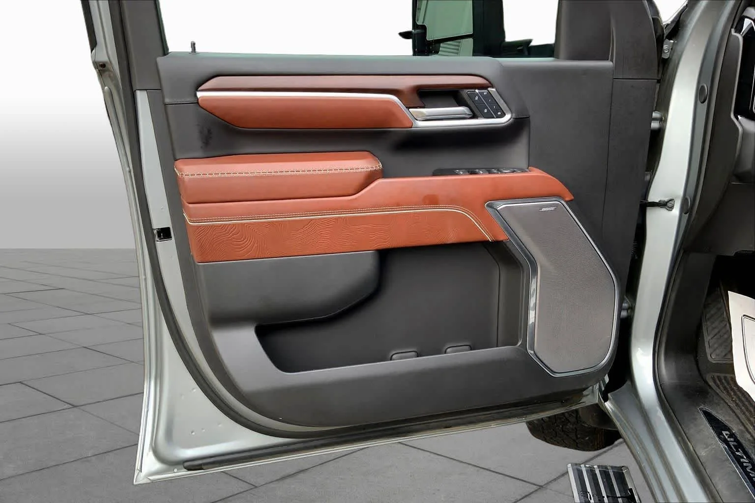 Used 2024 Sterling Metallic GMC Denali Ultimate image 38