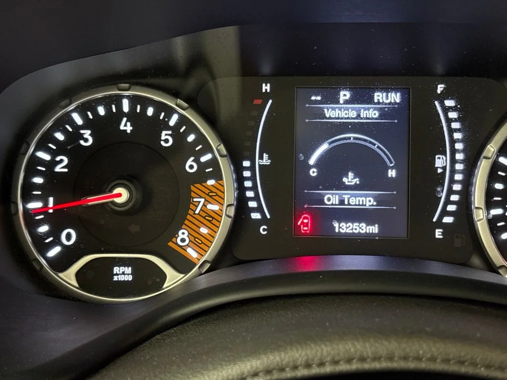 Used 2023 Blue Jeep Latitude image 27
