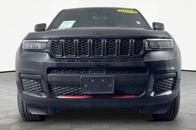 Used 2023 Black Jeep Altitude image 2