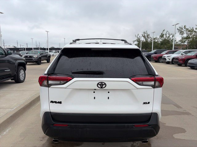 Used 2025 White Toyota XLE image 6