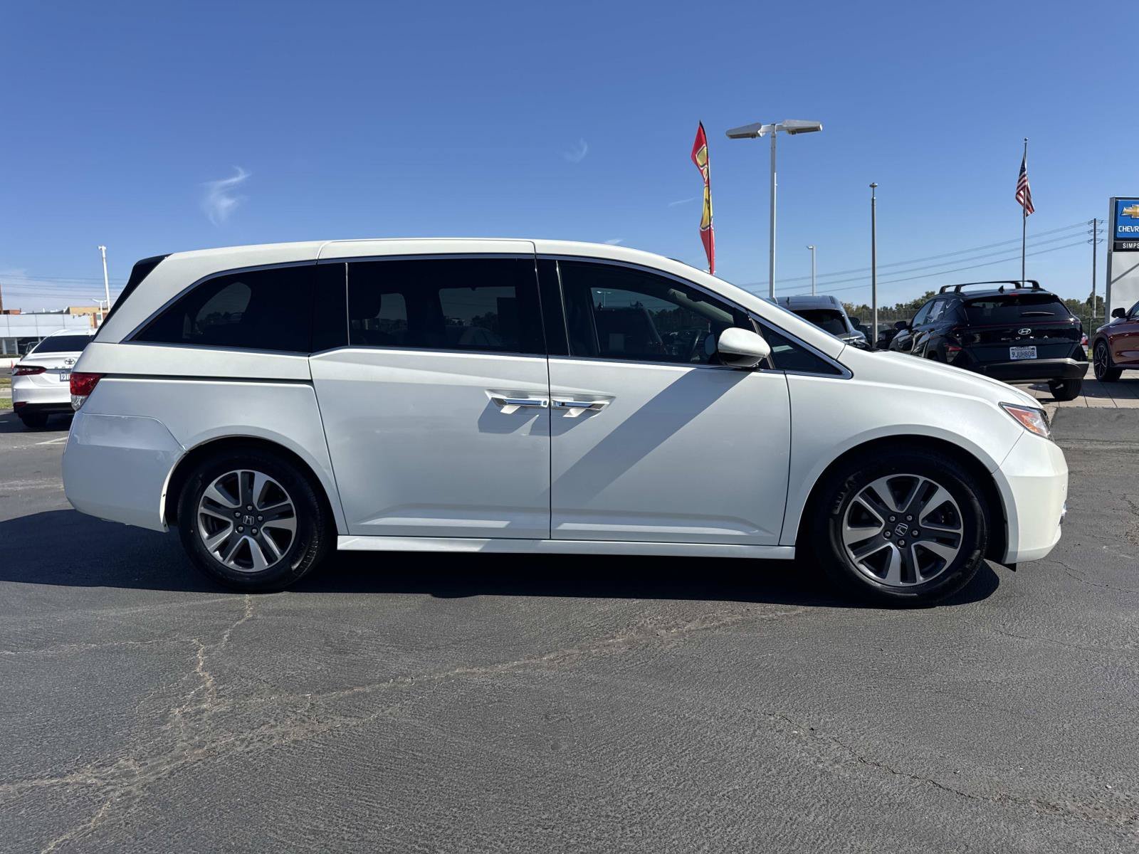 Used 2015 White Diamond Pearl Honda  image 6