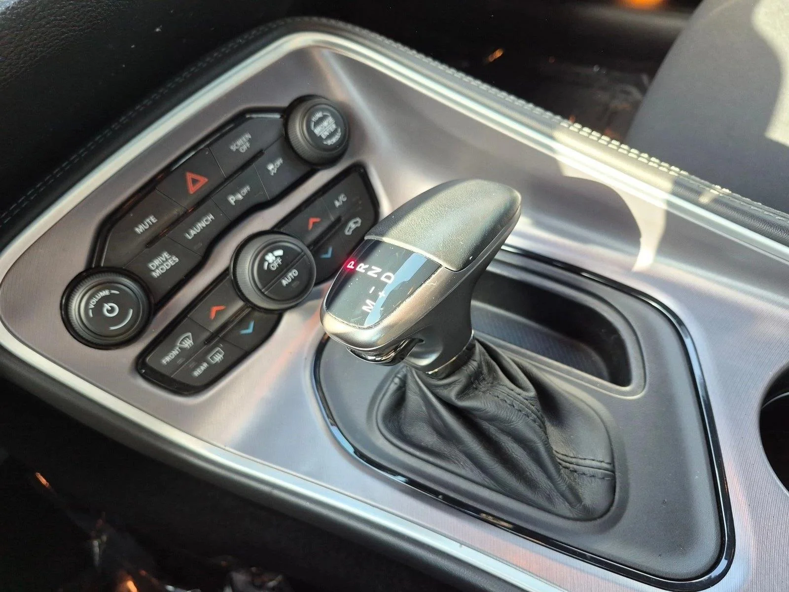Used 2019 White Knuckle Clearcoat Dodge R/T Scat Pack image 14