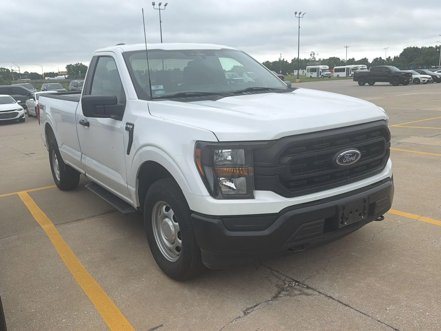 Used 2023 Oxford White Ford XL image 2