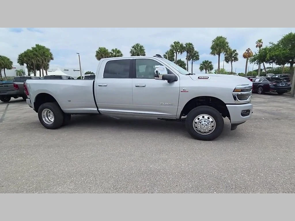 New 2026 Silver-Zynith Exterior Paint RAM Laramie image 22